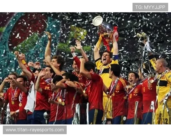 足球传奇人物奖杯之巅十强盘点他们的荣誉与辉煌时刻