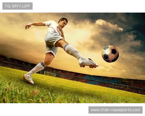 足球巨星辉煌瞬间横版微信背景图展现巅峰对决与荣耀时刻