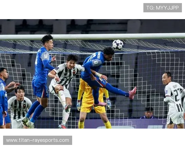 青岛足球队球星风采盘点 聚焦本土与外援的精彩表现